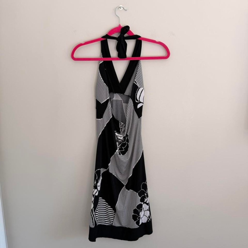 Y2K‎ BLACK AND WHITE BODY CENTRAL ABSTRACT PRINT HALTER NECK MIDI DRESS - Picture 5 of 6